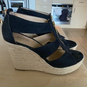 Michael Michael Kors Damita Wedge - size 7
